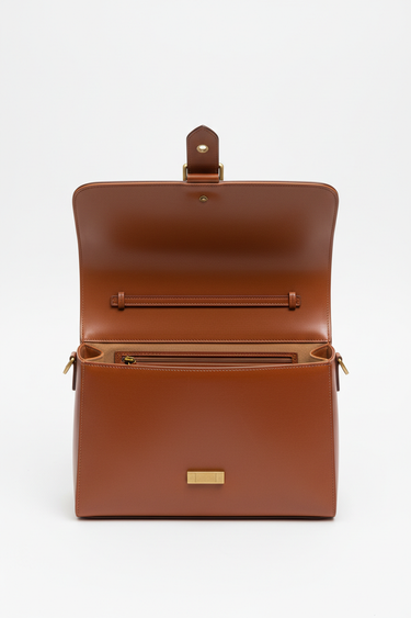 Signature Shoulder Bag – Chestnut Brown – Interior